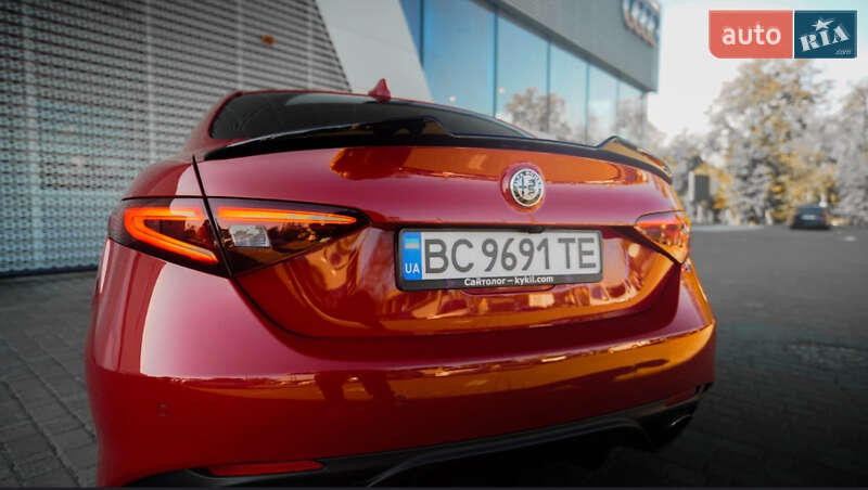 Седан Alfa Romeo Giulia 2016 в Львове фото 13 Седан Alfa Romeo Giulia 2016 в Львове