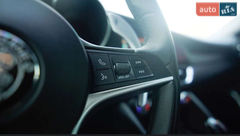 Седан Alfa Romeo Giulia 2016 в Львове фото 23 Седан Alfa Romeo Giulia 2016 в Львове