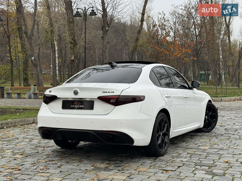 Седан Alfa Romeo Giulia 2020 в Києві