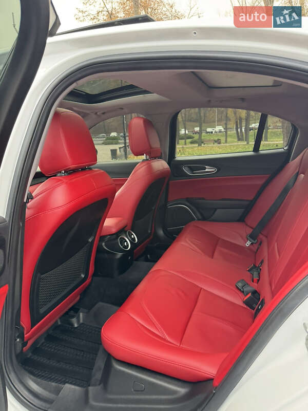 Седан Alfa Romeo Giulia 2020 в Києві