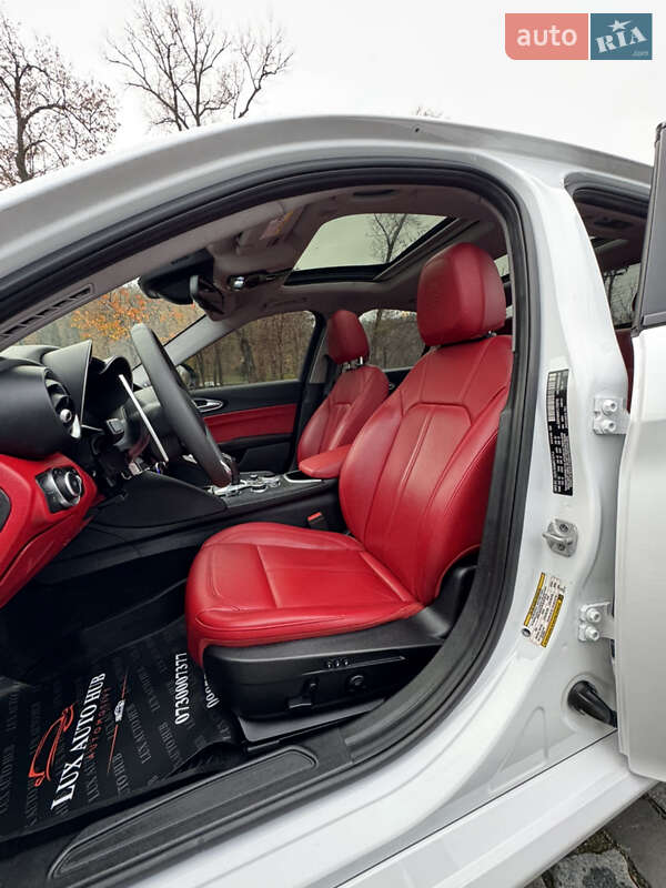 Седан Alfa Romeo Giulia 2020 в Києві