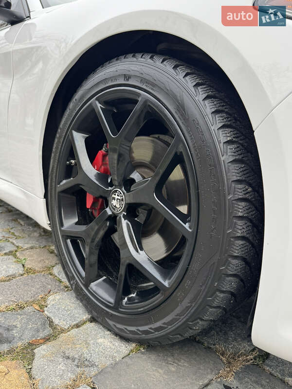 Седан Alfa Romeo Giulia 2020 в Києві