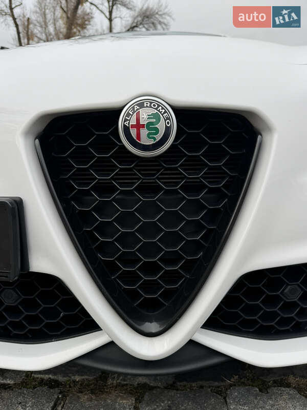 Седан Alfa Romeo Giulia 2020 в Києві