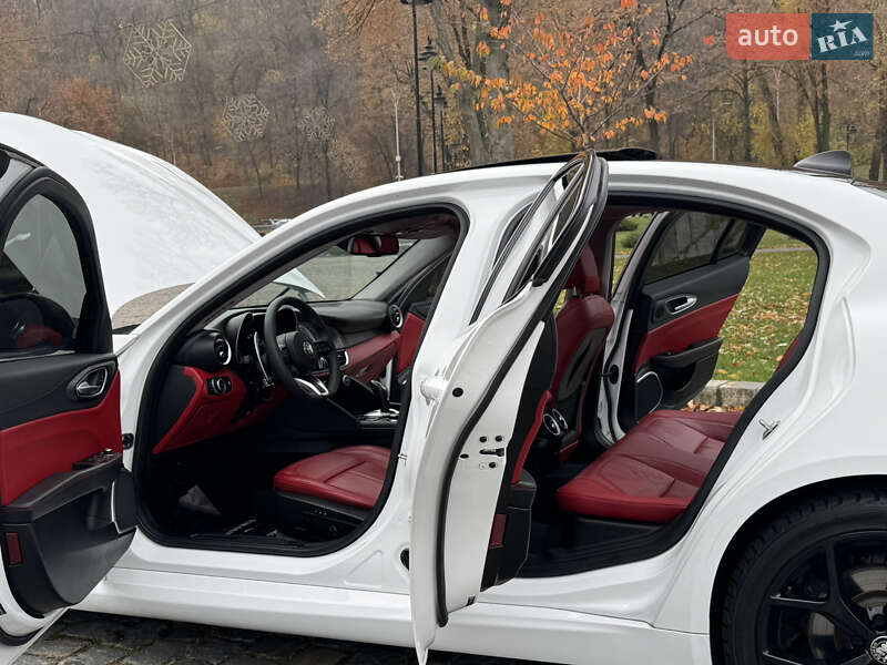 Седан Alfa Romeo Giulia 2020 в Києві