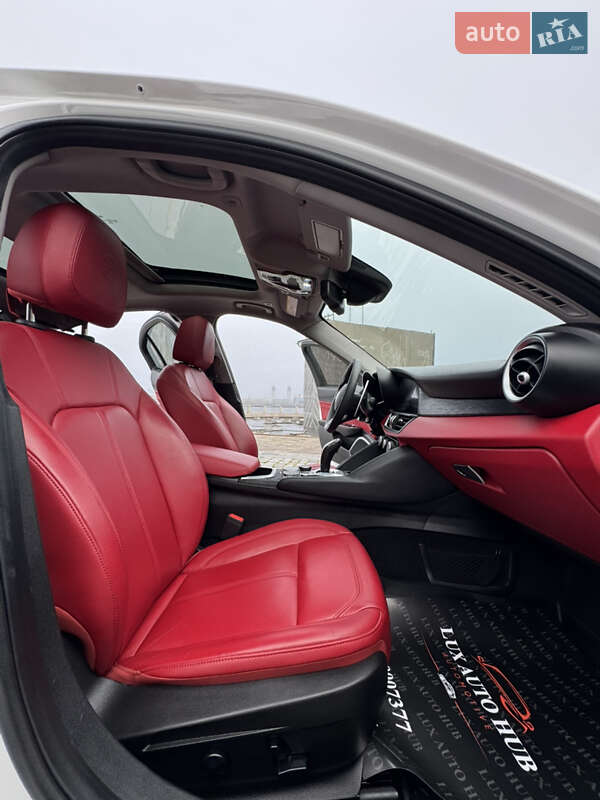 Седан Alfa Romeo Giulia 2020 в Києві