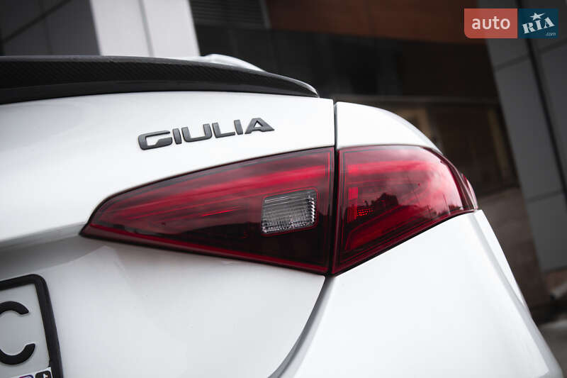 Седан Alfa Romeo Giulia 2019 в Киеве фото 47 Седан Alfa Romeo Giulia 2019 в Киеве