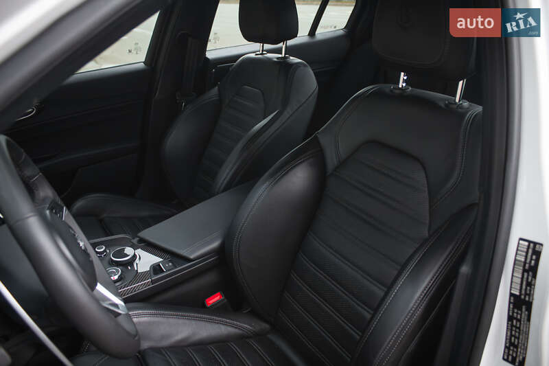 Седан Alfa Romeo Giulia 2019 в Киеве фото 11 Седан Alfa Romeo Giulia 2019 в Киеве