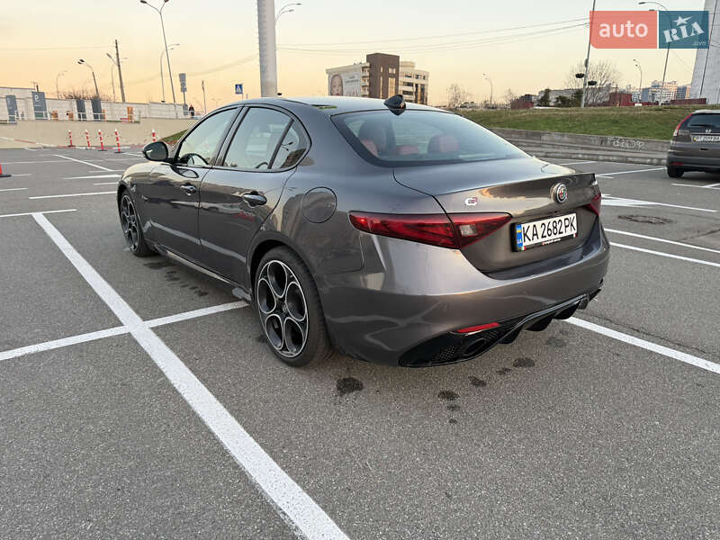 Седан Alfa Romeo Giulia 2022 в Киеве