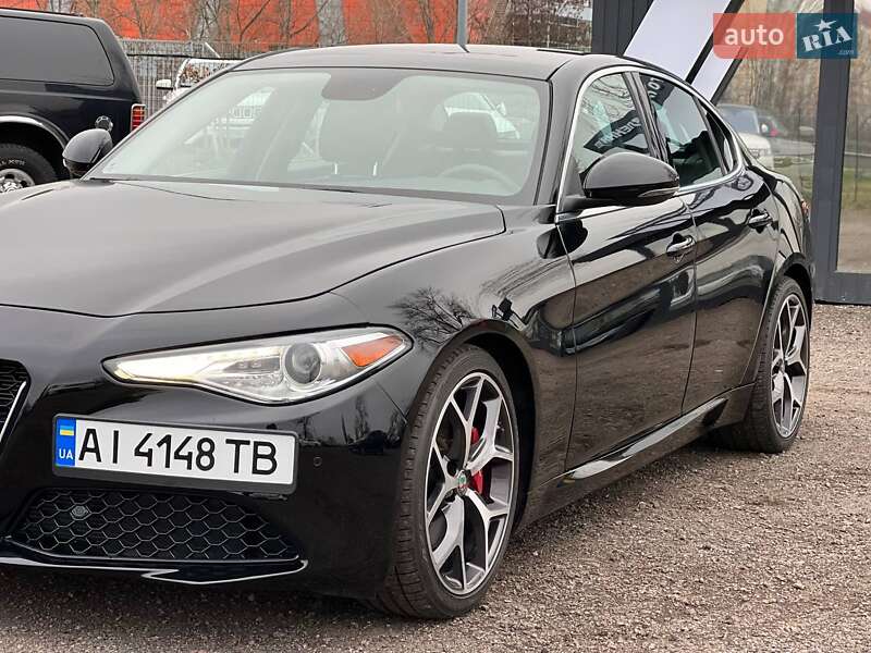 Седан Alfa Romeo Giulia 2018 в Киеве фото 15 Седан Alfa Romeo Giulia 2018 в Киеве