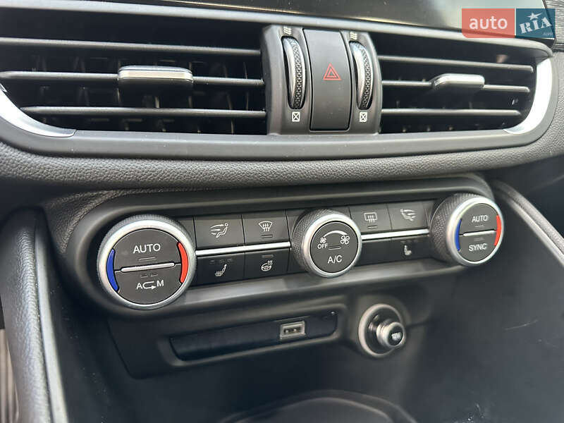 Седан Alfa Romeo Giulia 2020 в Киеве фото 36 Седан Alfa Romeo Giulia 2020 в Киеве