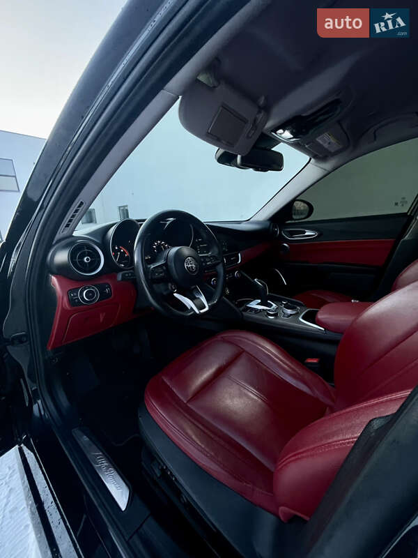 Седан Alfa Romeo Giulia 2020 в Луцке