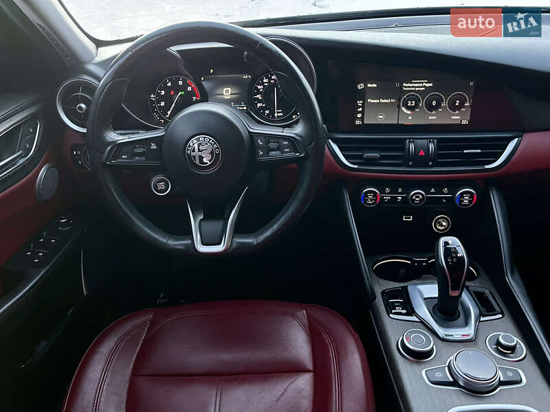Седан Alfa Romeo Giulia 2020 в Луцке