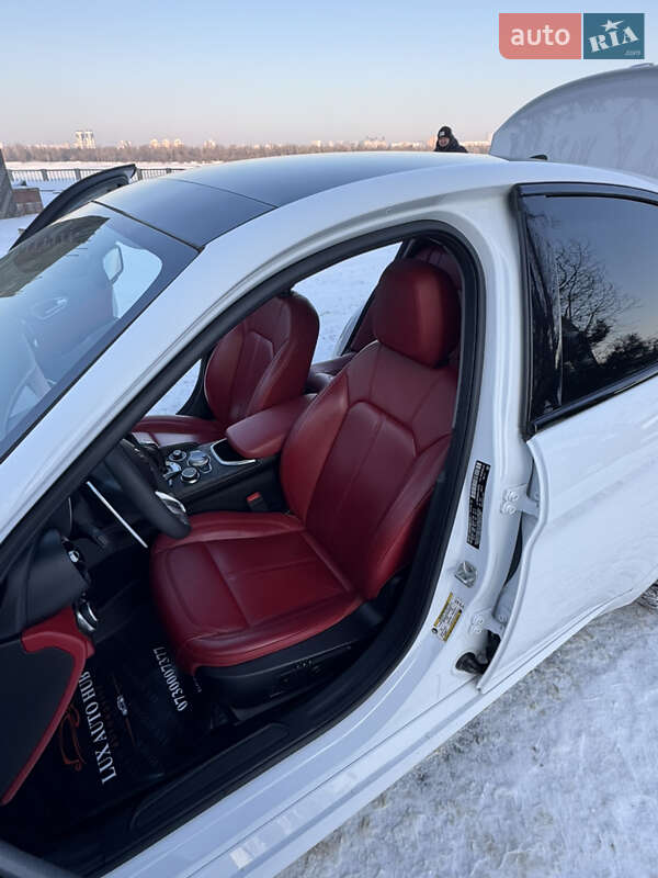 Седан Alfa Romeo Giulia 2020 в Киеве