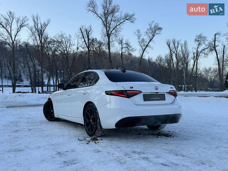 Седан Alfa Romeo Giulia 2020 в Киеве