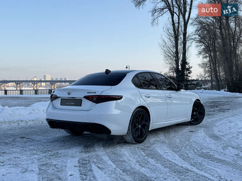 Седан Alfa Romeo Giulia 2020 в Киеве