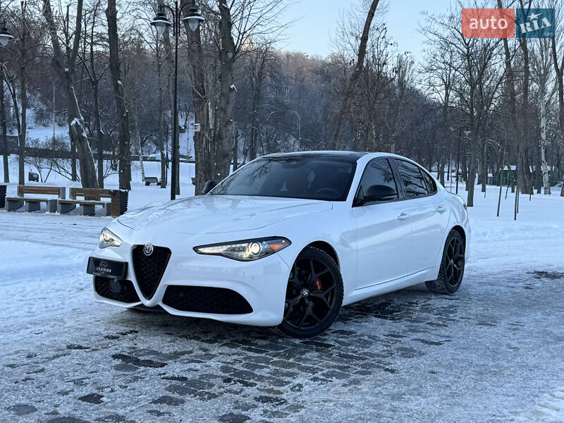 Седан Alfa Romeo Giulia 2020 в Киеве