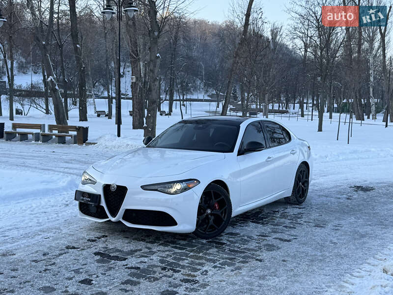 Седан Alfa Romeo Giulia 2020 в Киеве