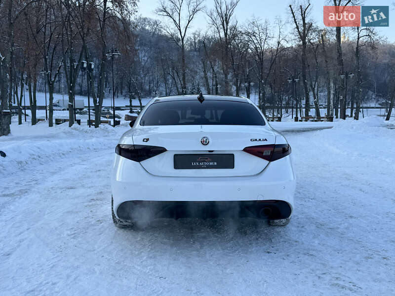 Седан Alfa Romeo Giulia 2020 в Киеве