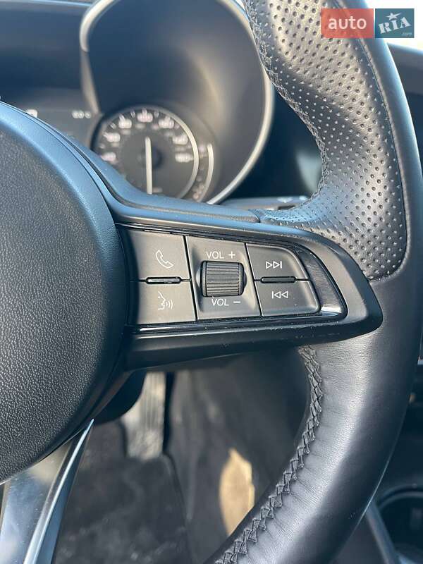 Седан Alfa Romeo Giulia 2019 в Львове