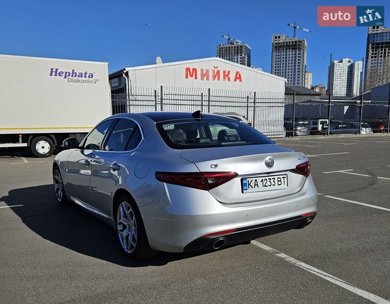Седан Alfa Romeo Giulia 2018 в Киеве