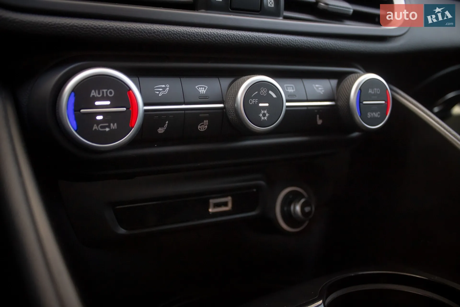 2020 Alfa Romeo Giulia - мініатюра 23