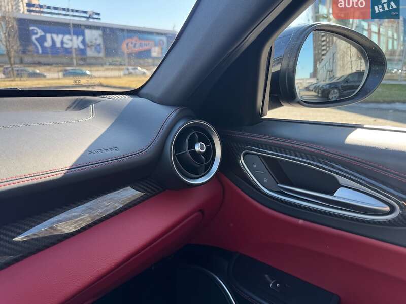 Седан Alfa Romeo Giulia 2017 в Киеве