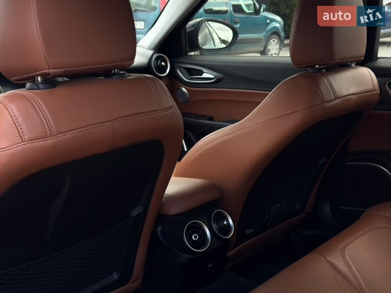 Седан Alfa Romeo Giulia 2018 в Тернополе фото 21 Седан Alfa Romeo Giulia 2018 в Тернополе