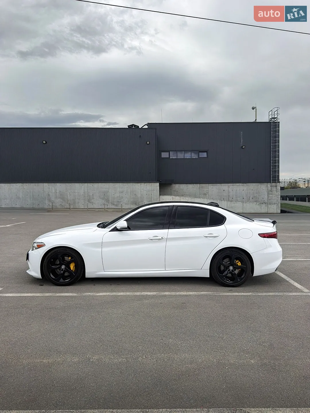 2017 Alfa Romeo Giulia - мініатюра 4