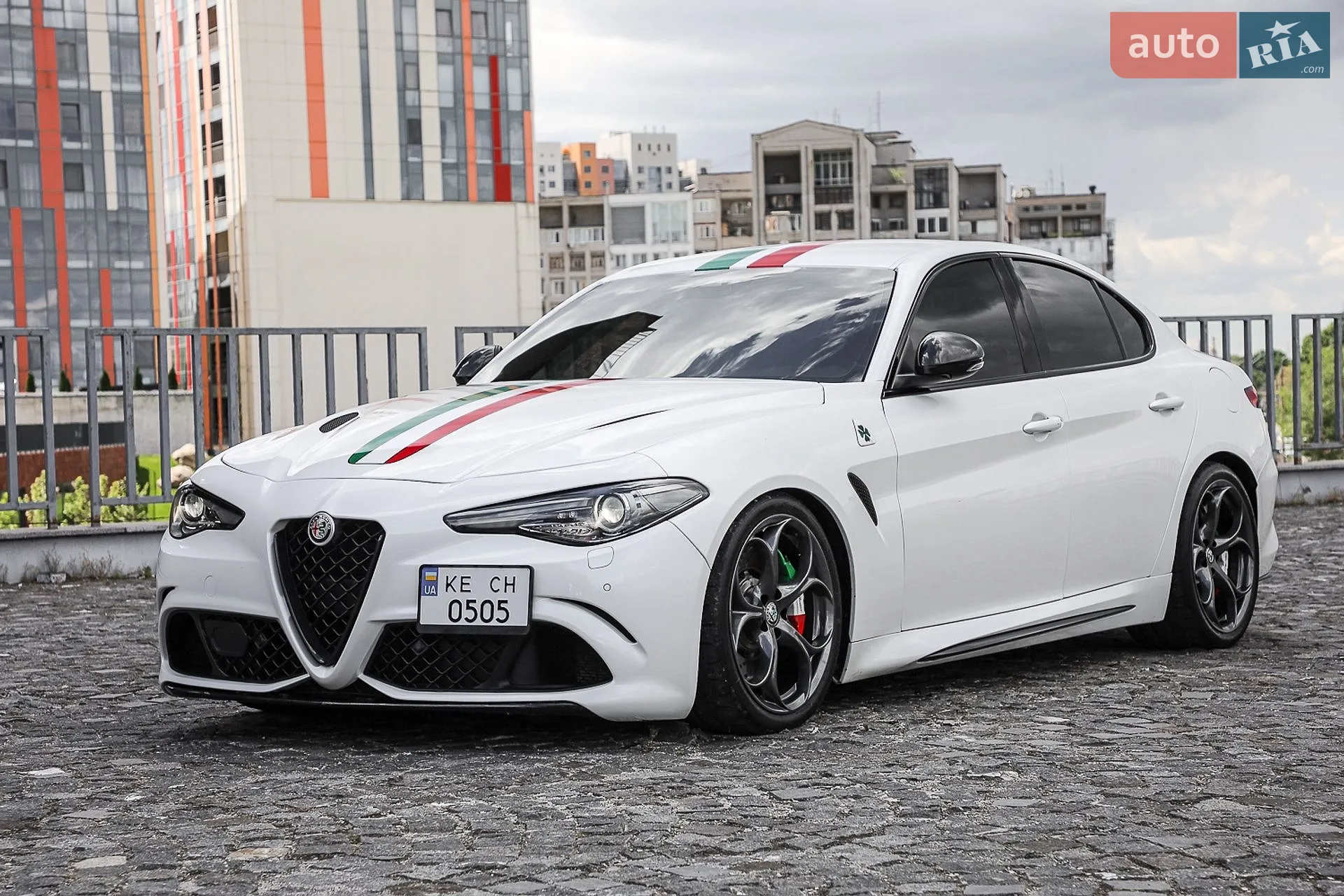 2016 Alfa Romeo Giulia - мініатюра 2
