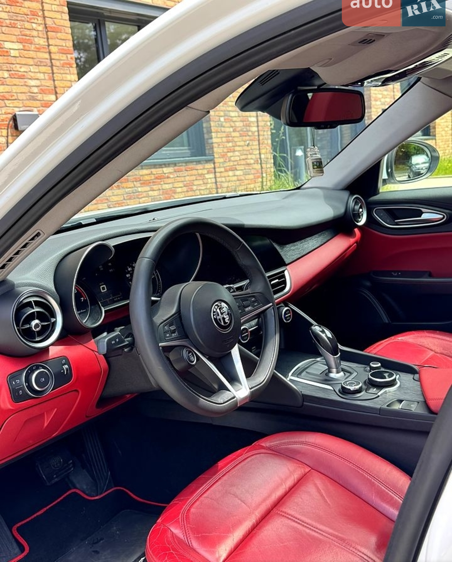 2018 Alfa Romeo Giulia - мініатюра 5