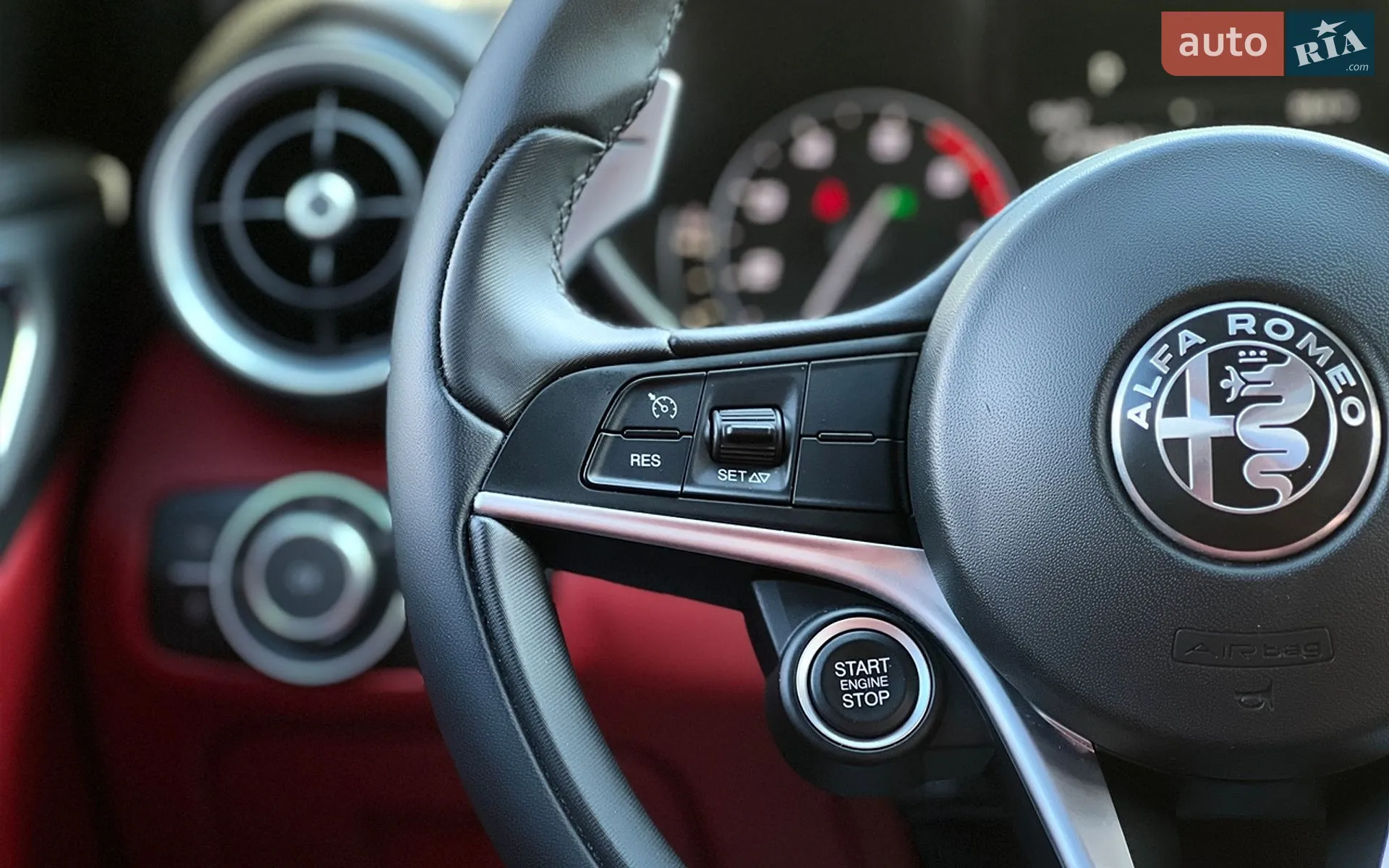 2018 Alfa Romeo Giulia - мініатюра 11