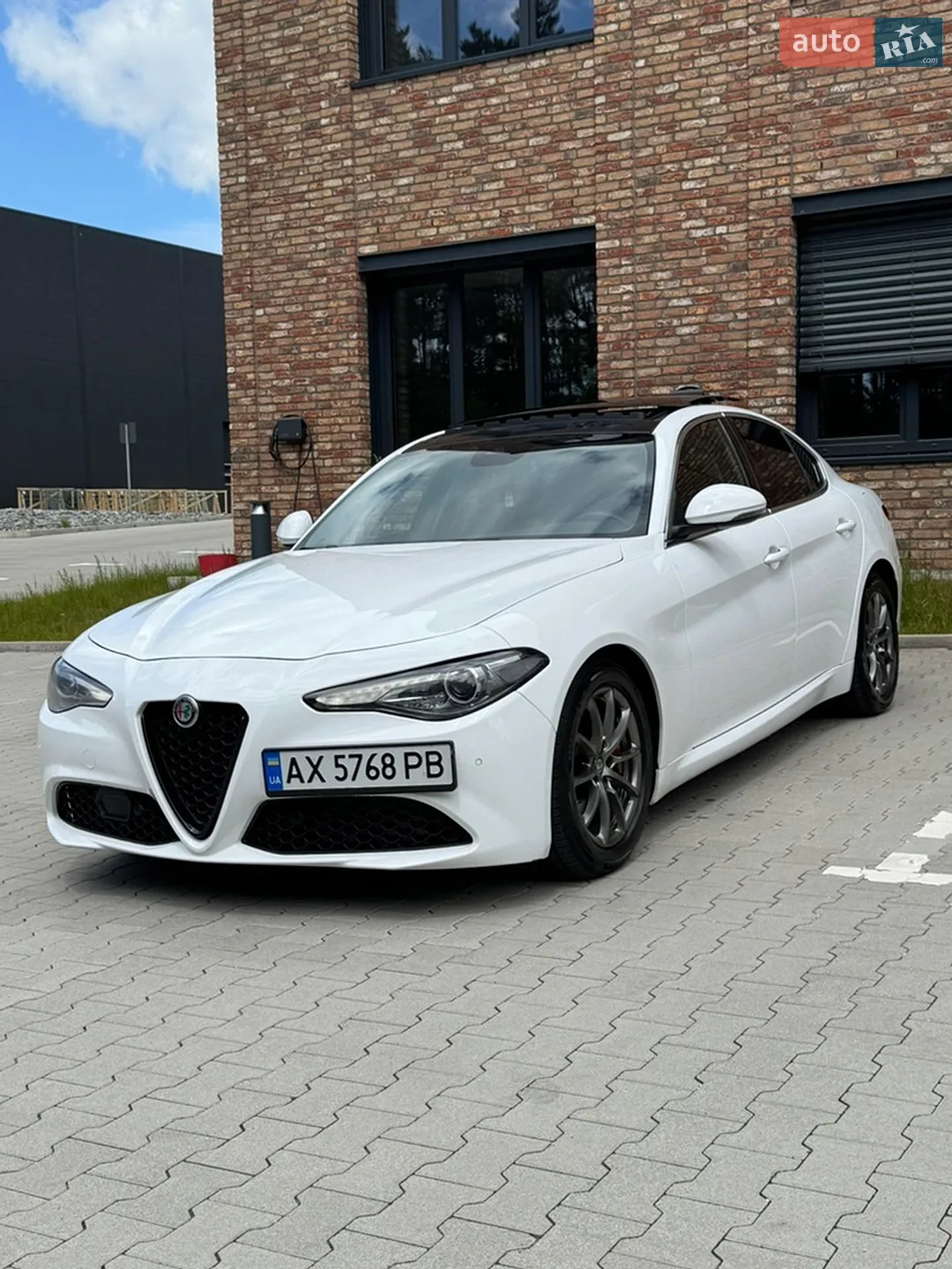 2018 Alfa Romeo Giulia - мініатюра 3