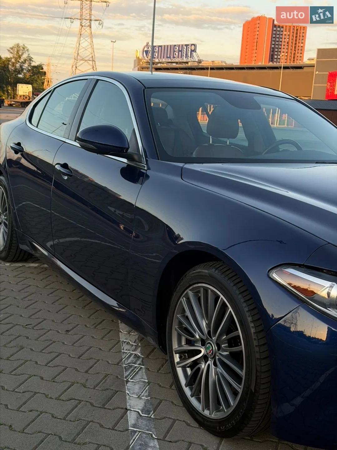 2017 Alfa Romeo Giulia - мініатюра 7
