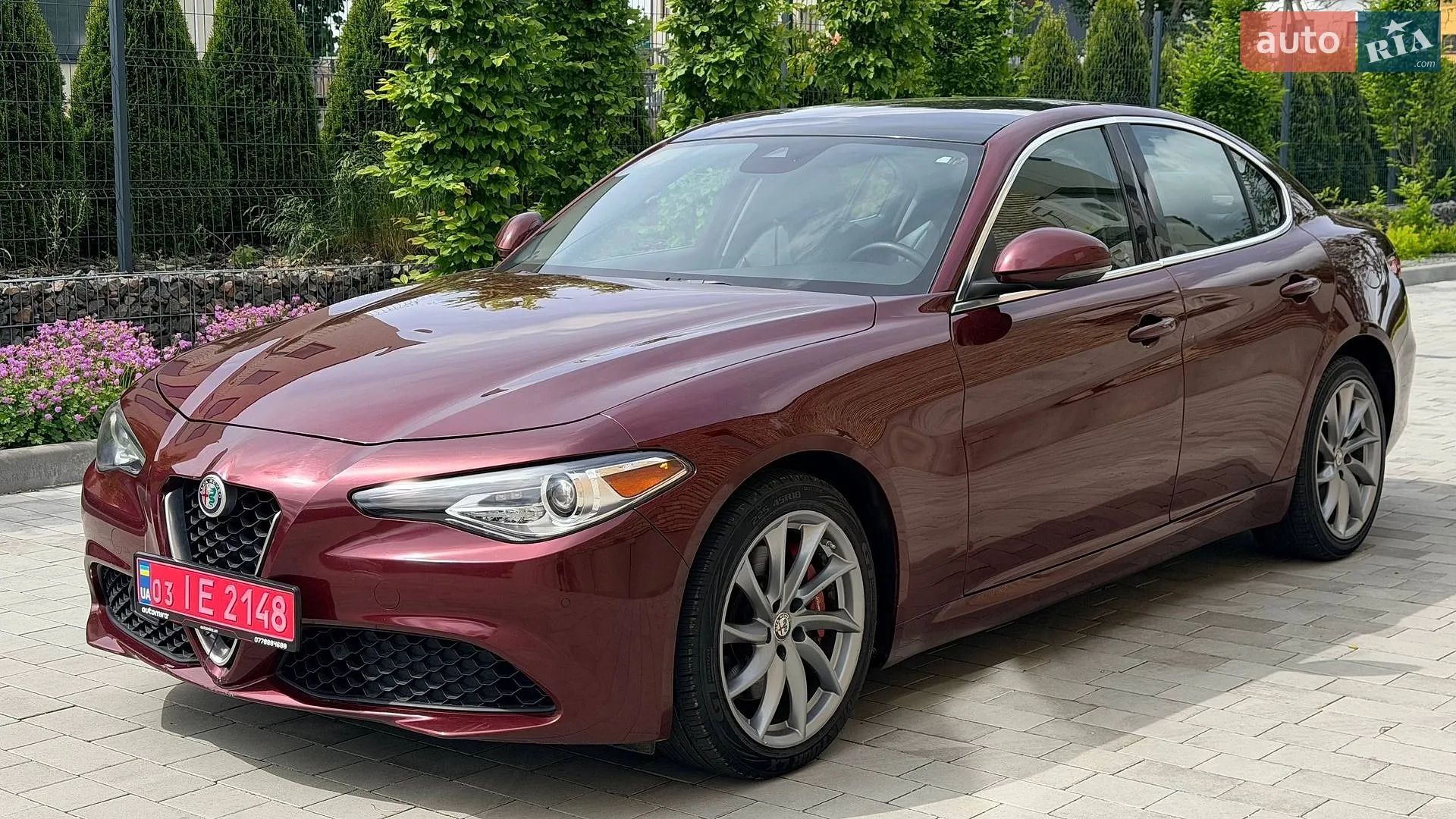2017 Alfa Romeo Giulia - мініатюра 8