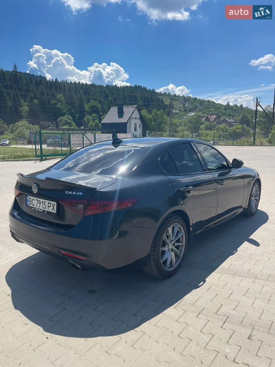 2017 Alfa Romeo Giulia - мініатюра 8