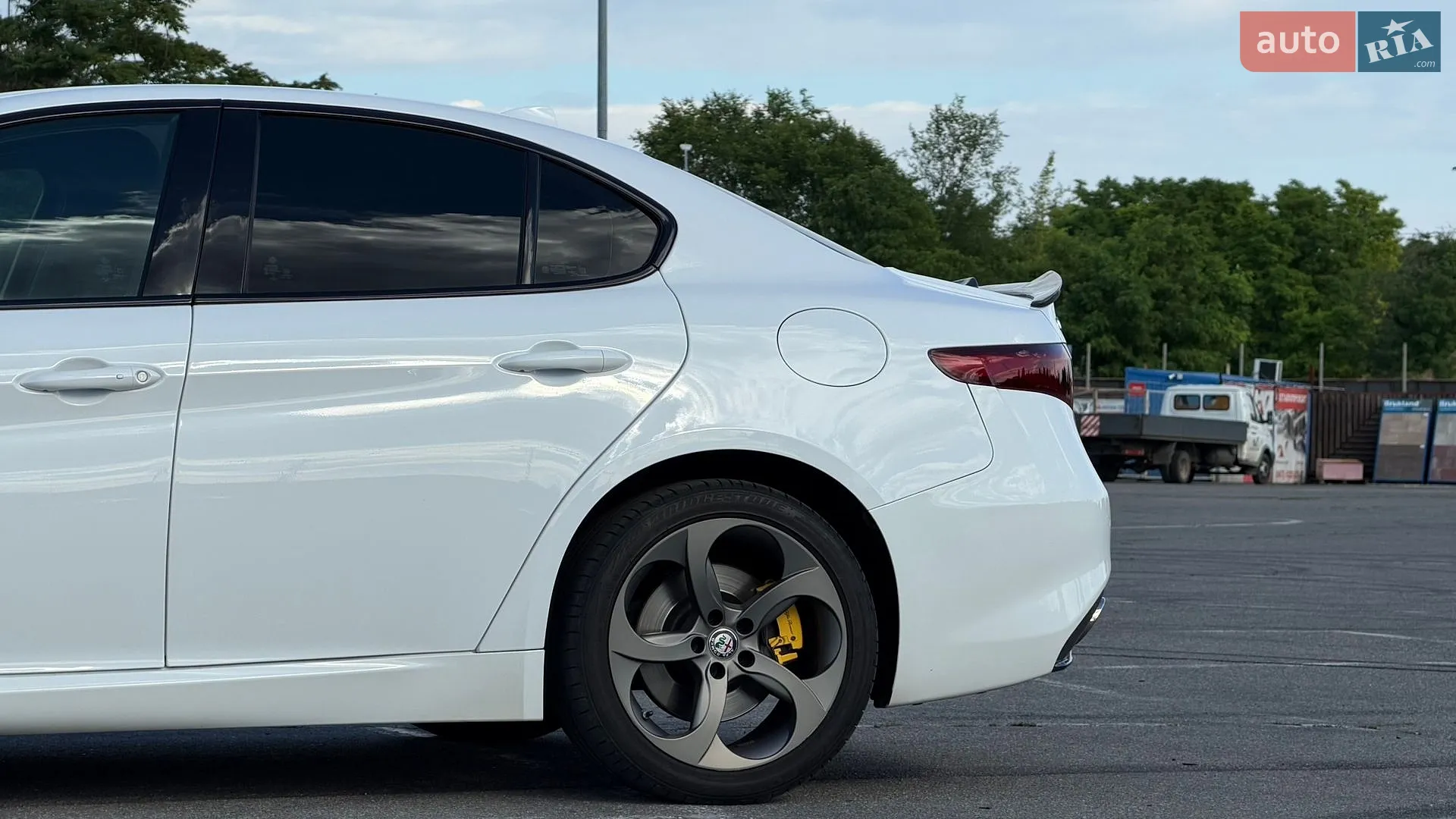 2017 Alfa Romeo Giulia - мініатюра 8