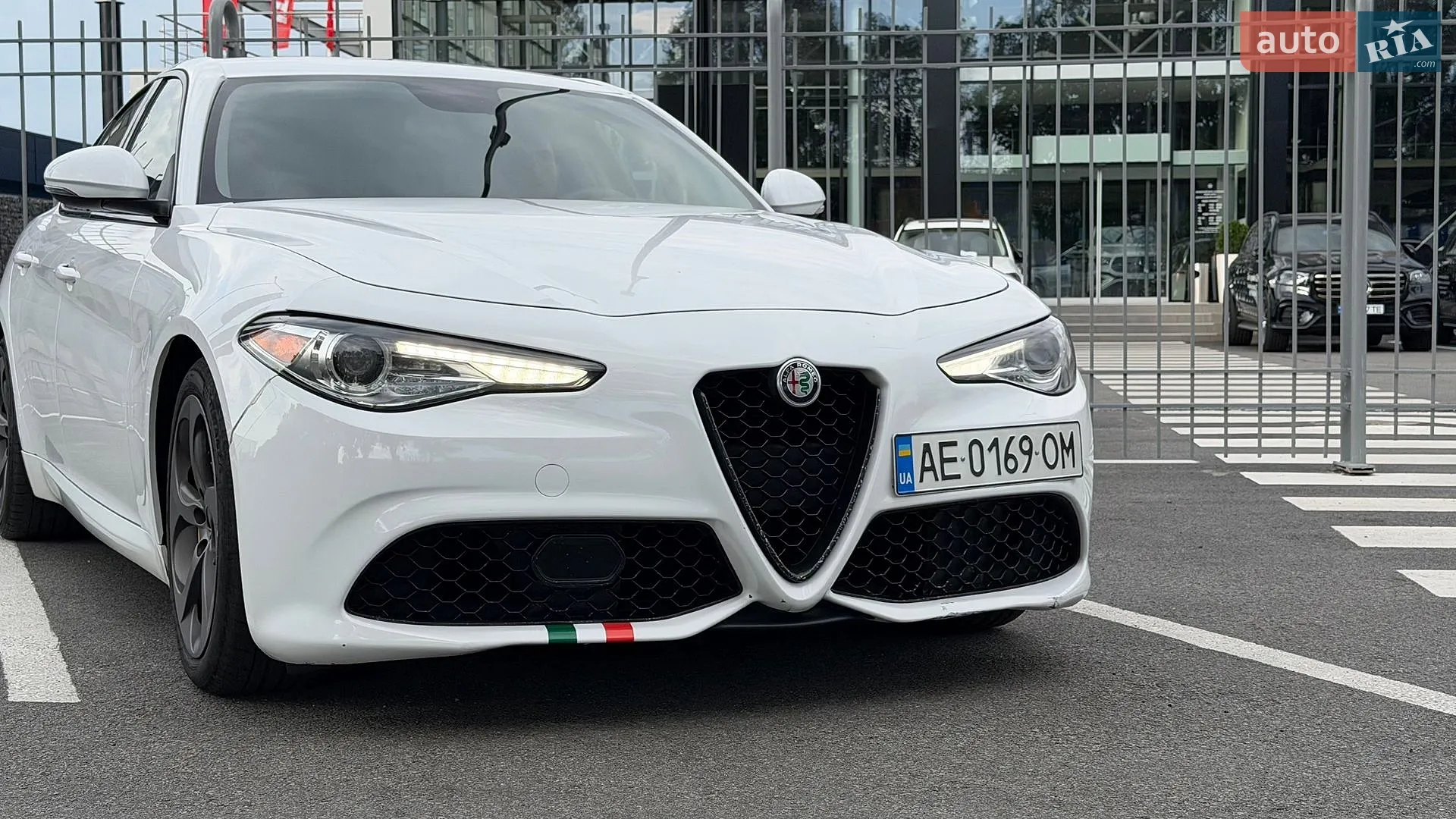 2017 Alfa Romeo Giulia - мініатюра 3