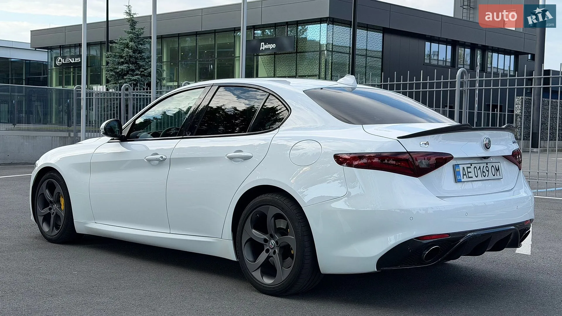 2017 Alfa Romeo Giulia - мініатюра 15