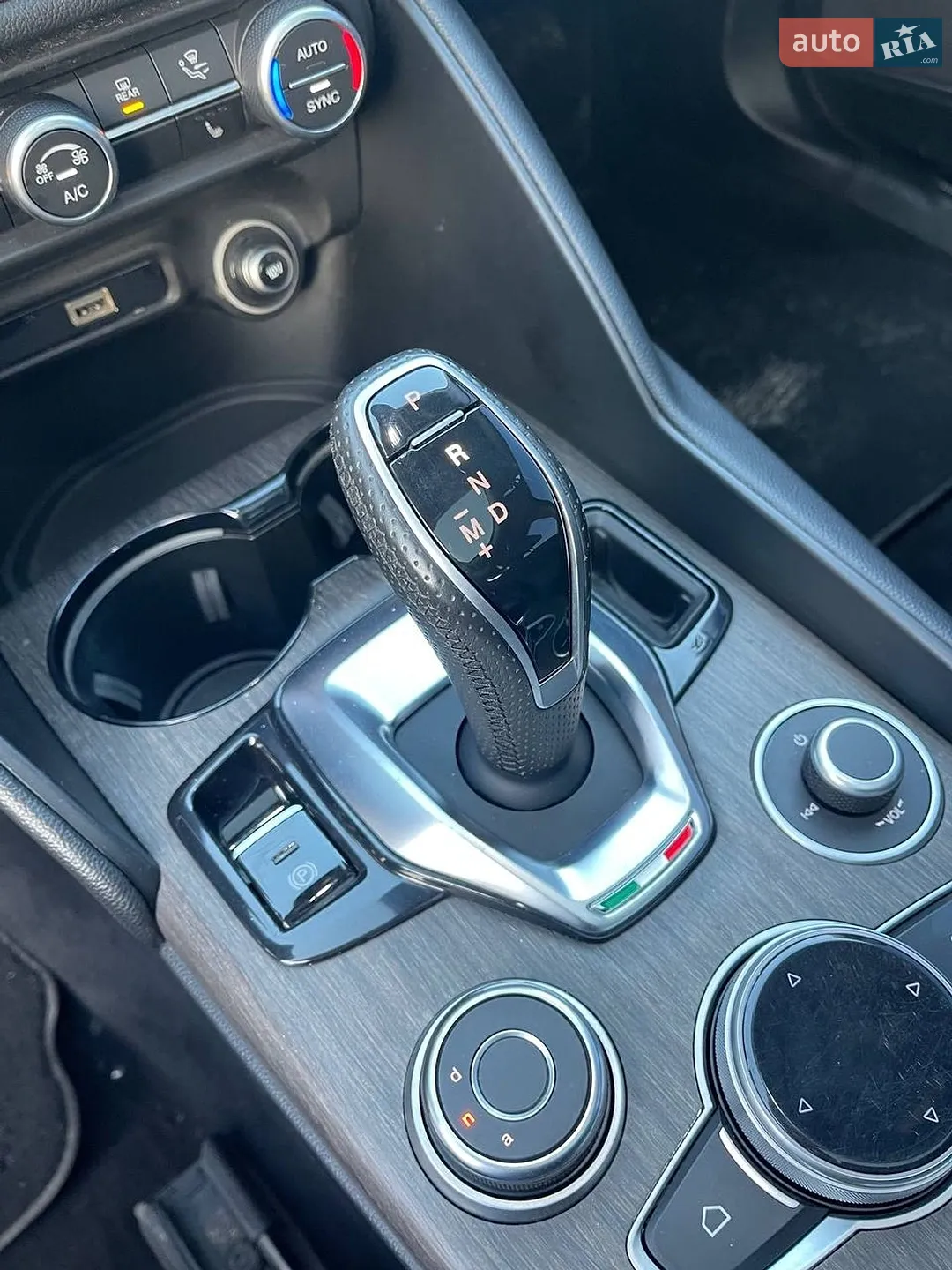 2019 Alfa Romeo Giulia - мініатюра 23