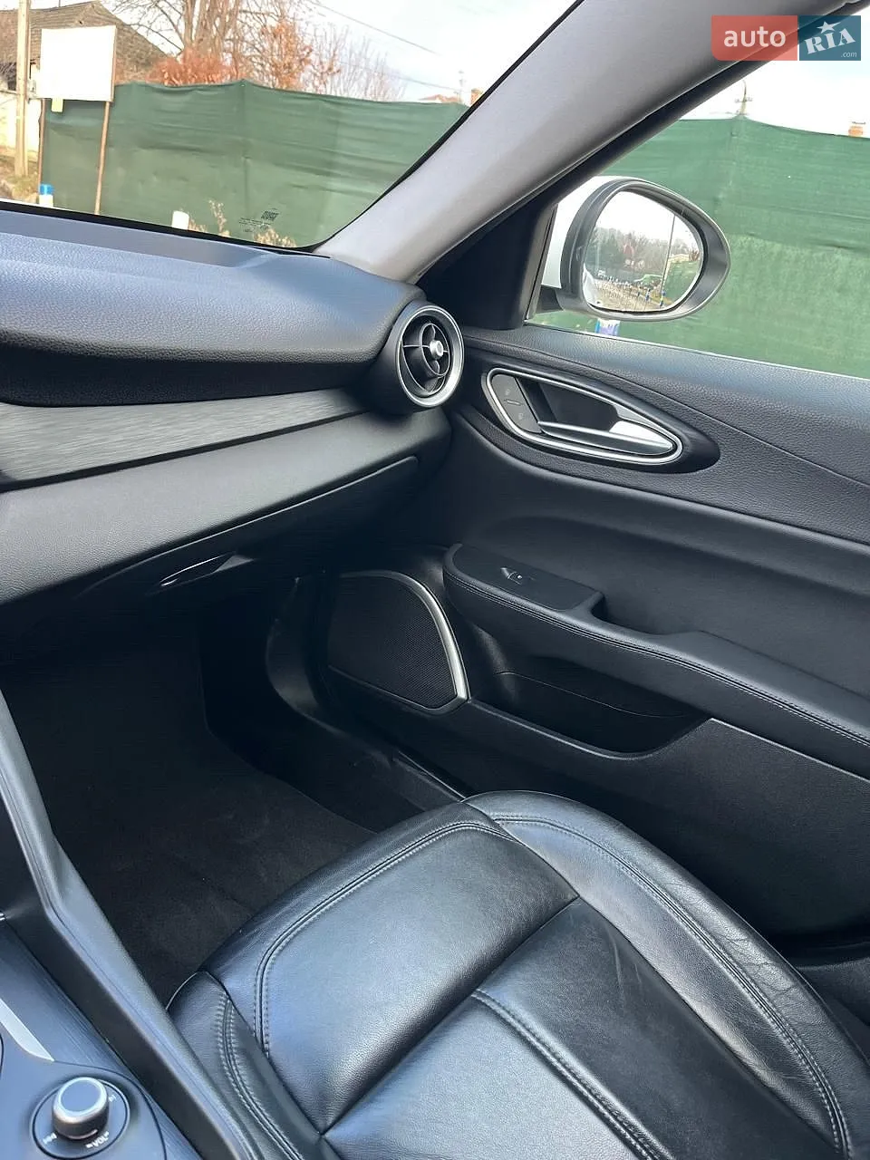 2017 Alfa Romeo Giulia - мініатюра 16