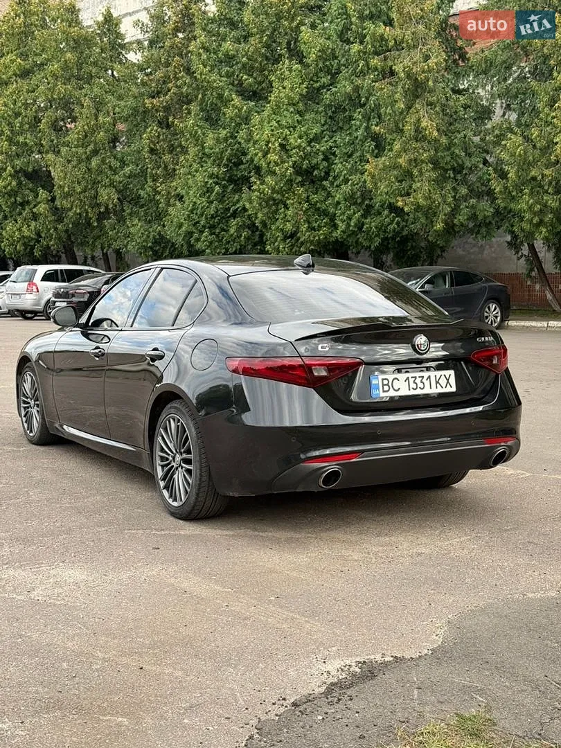 2016 Alfa Romeo Giulia - мініатюра 5