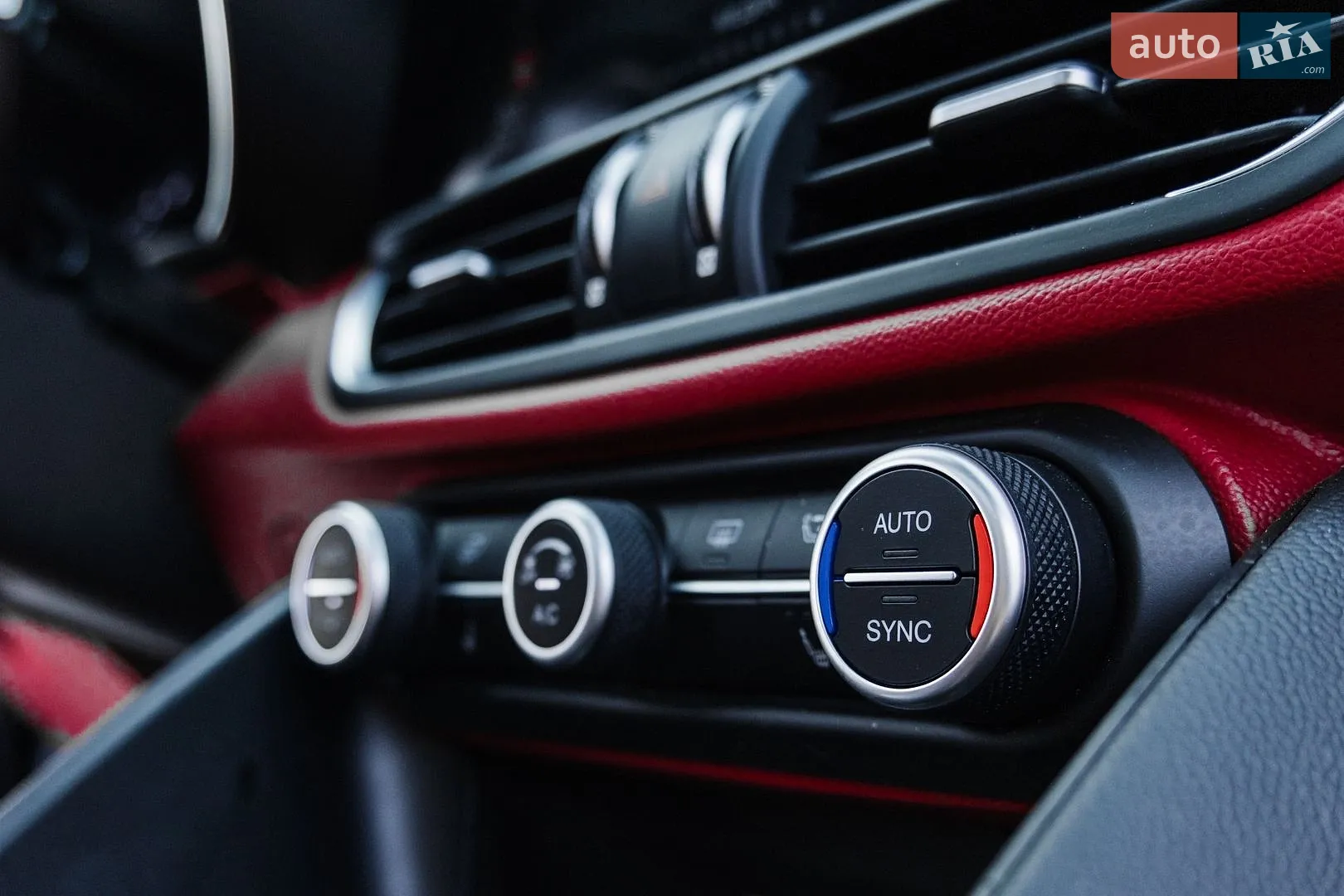 2017 Alfa Romeo Giulia - мініатюра 25