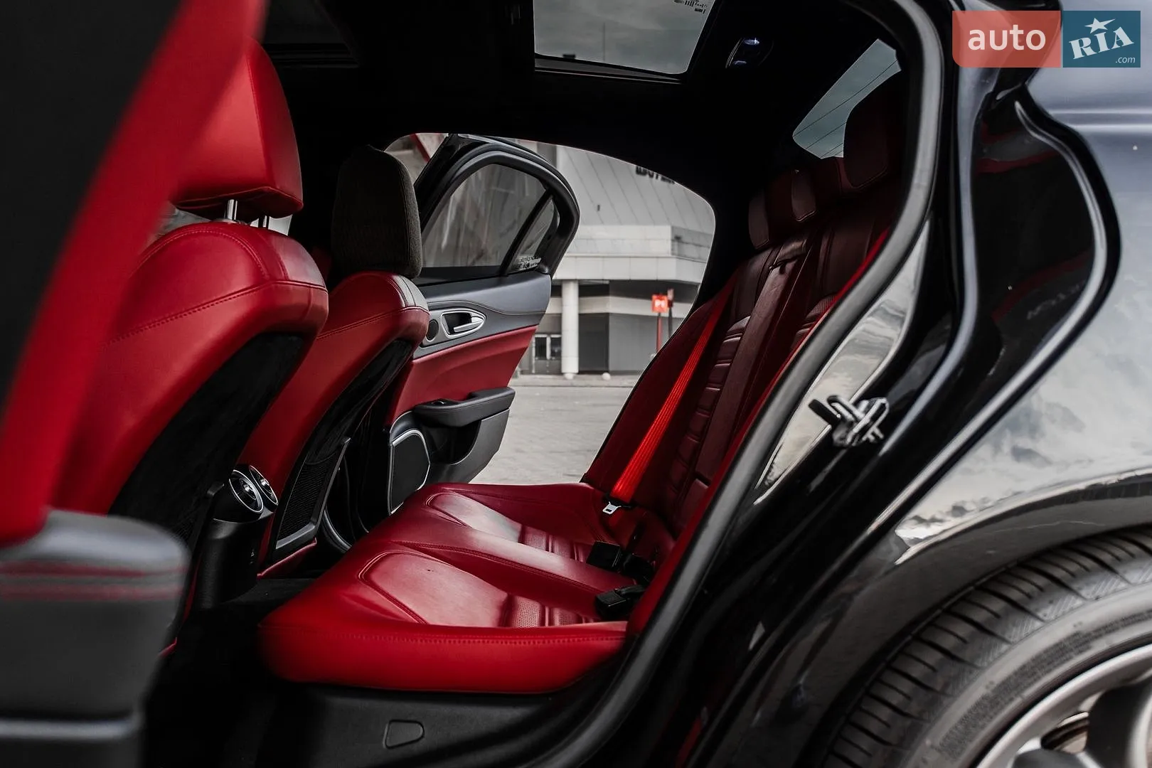 2017 Alfa Romeo Giulia - мініатюра 32