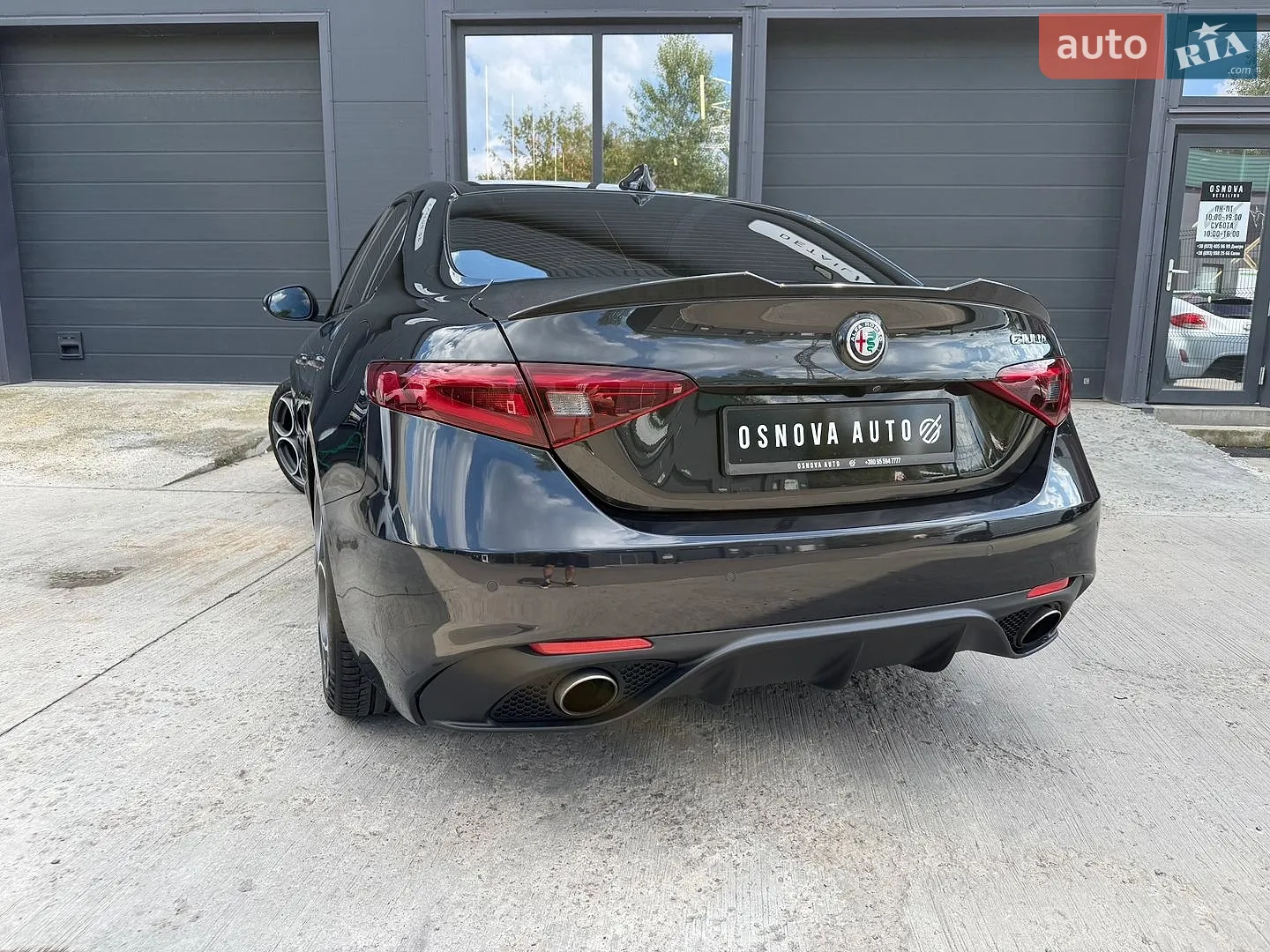 2017 Alfa Romeo Giulia - мініатюра 11