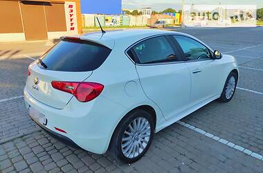 Хэтчбек Alfa Romeo Giulietta 2012 в Стрые