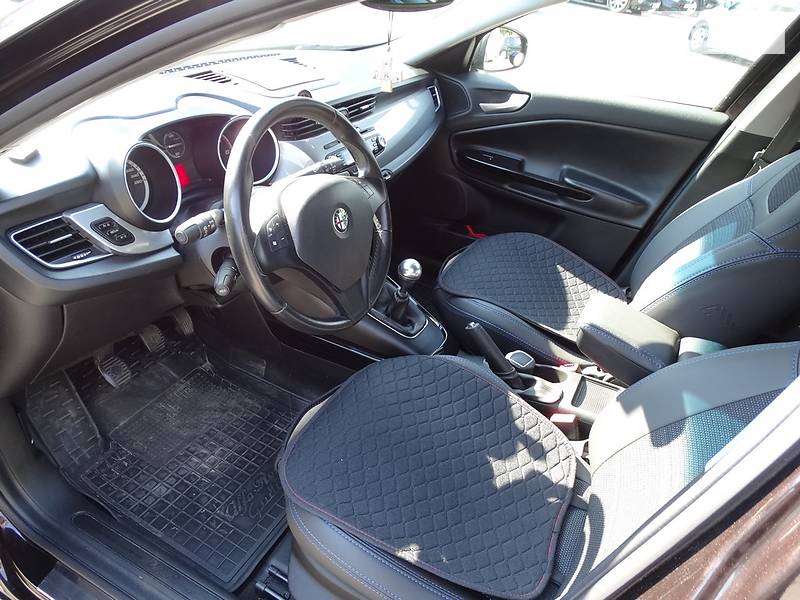 Хетчбек Alfa Romeo Giulietta 2012 в Дніпрі