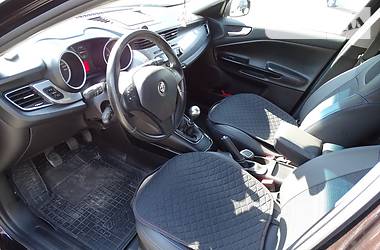 Хэтчбек Alfa Romeo Giulietta 2012 в 