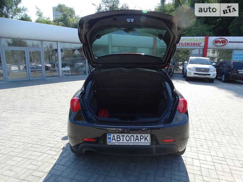 Хетчбек Alfa Romeo Giulietta 2012 в Дніпрі