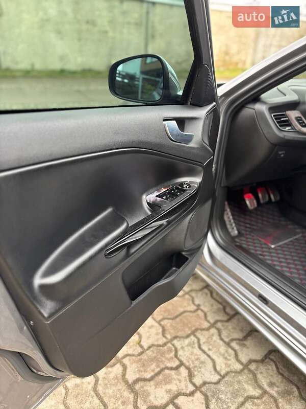 Хэтчбек Alfa Romeo Giulietta 2010 в Стрые