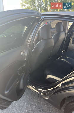 Хэтчбек Alfa Romeo Giulietta 2012 в 
